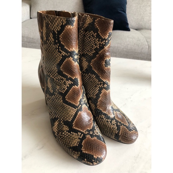 sam edelman corra stacked heel bootie